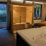 La - & Sauna Avec Parking