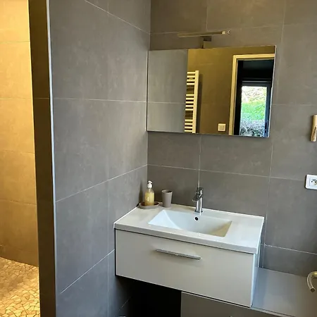 La - & Sauna Avec Parking *