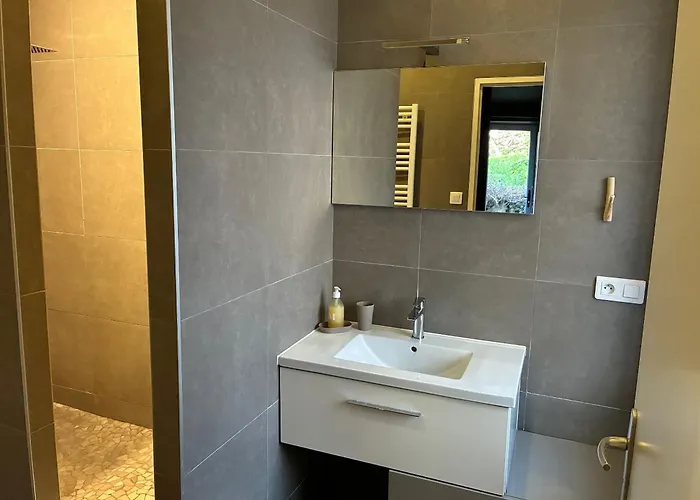 La - & Sauna Avec Parking *